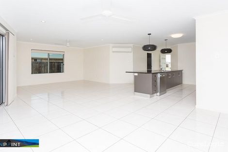 Property photo of 14 Kingslea Court Ooralea QLD 4740