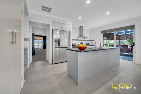 Property photo of 52 Ferndown Drive Cranbourne VIC 3977