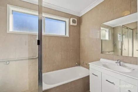 Property photo of 30 Robertson Road Valentine NSW 2280