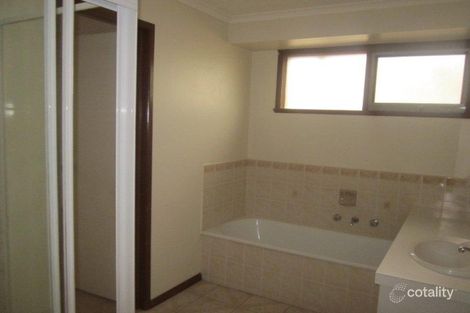 Property photo of 5 Todd Court Cranbourne West VIC 3977