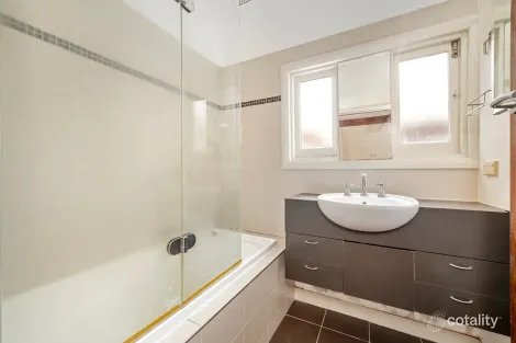 Property photo of 75 Leila Road Ormond VIC 3204