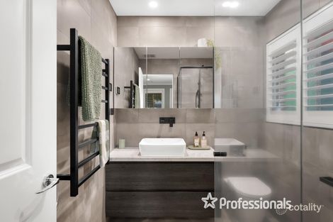 Property photo of 45 Pacific Drive Mooroolbark VIC 3138