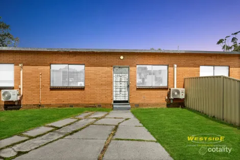2/9 Yarmouth Ave, St Albans, VIC 3021