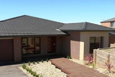 17 Clover Ct, Romsey, VIC 3434