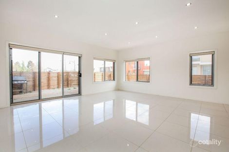 Property photo of 1/19-21 The Avenue Caroline Springs VIC 3023
