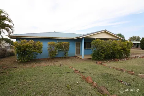 69 Racecourse Rd, Richmond Hill, QLD 4820