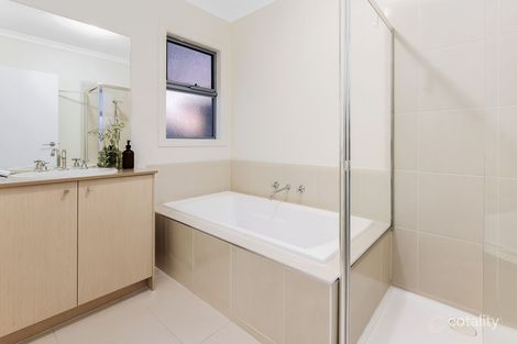 Property photo of 8 Metro Circuit Berwick VIC 3806
