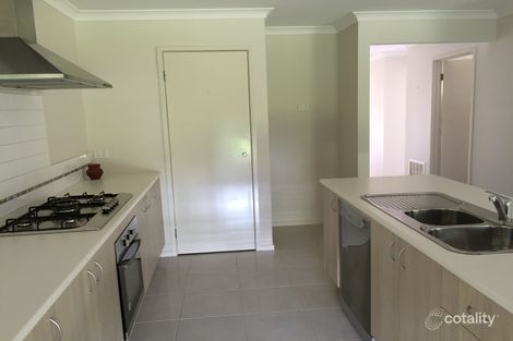 Property photo of 32 Whitecaps Avenue Point Cook VIC 3030