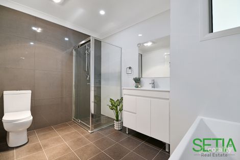 Property photo of 13 Oregano Glade Rooty Hill NSW 2766