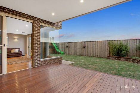 Property photo of 10 Masthead Way Werribee South VIC 3030