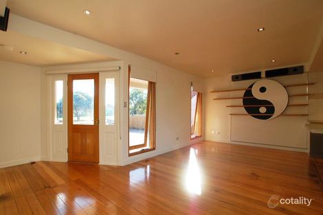 Property photo of 5 Emu Parade Jacana VIC 3047