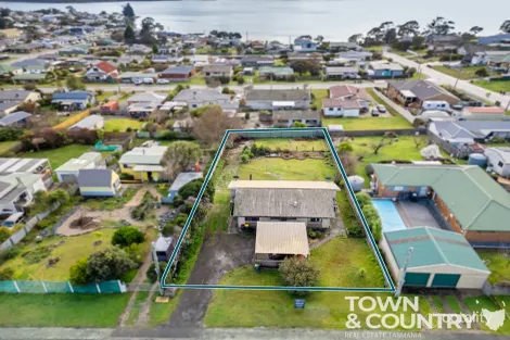 18 Napier St, Beauty Point, TAS 7270