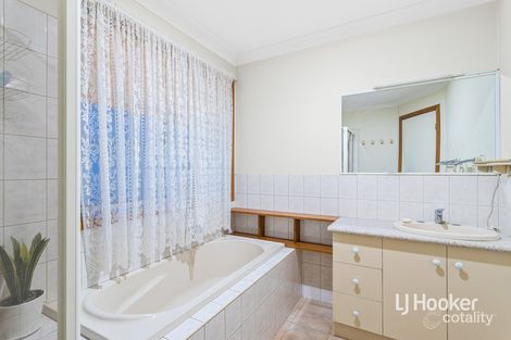 Property photo of 24 Seabrook Boulevard Seabrook VIC 3028