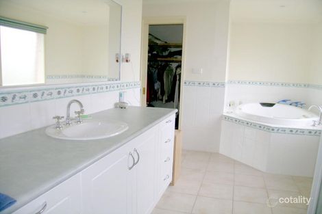 Property photo of 188 Dandelion Drive Rowville VIC 3178