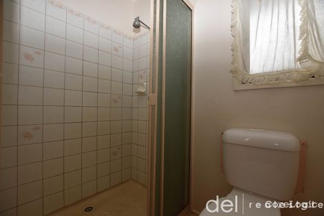 Property photo of 9 Showjump Crescent Endeavour Hills VIC 3802