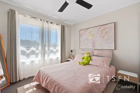 Property photo of 3 Leonard Avenue Flora Hill VIC 3550