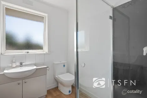 Property photo of 3 Leonard Avenue Flora Hill VIC 3550