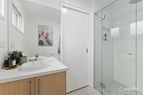 Property photo of 15 Sunderland Circuit Traralgon VIC 3844