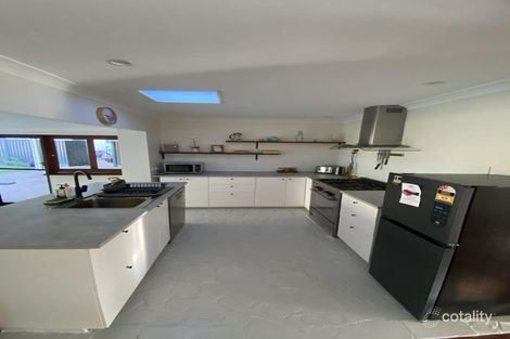 Property photo of 2 Nargoon Court Ocean Shores NSW 2483