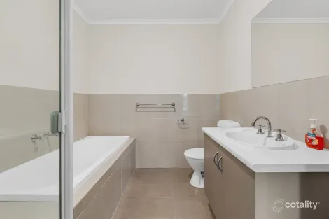 Property photo of 10 Parkview Walk Elizabeth Park SA 5113