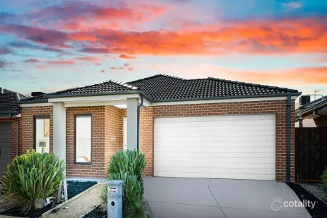 32 Maiden Cres, Point Cook, VIC 3030