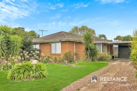 9 SAWLEY GR, WYNDHAM VALE, VIC 3024