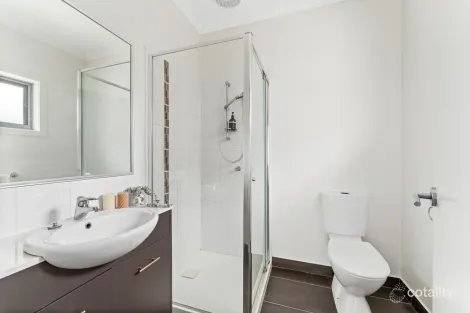 Property photo of 28A Seaview Crescent Seaholme VIC 3018