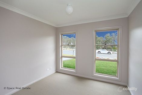 Property photo of 78 Hampshire Boulevard Spring Farm NSW 2570