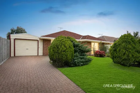 35 Walsingham Cres, Kurunjang, VIC 3337