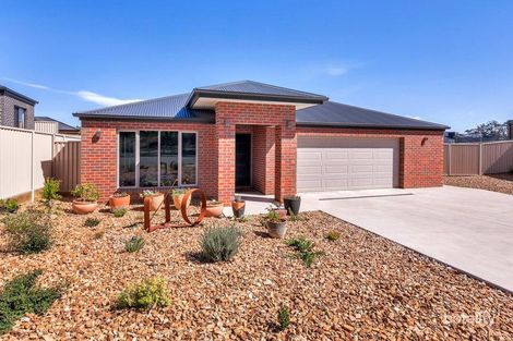 9 Hammill Cl, Canadian, VIC 3350