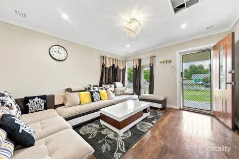 Property photo of 12 Grasmere Place Kelmscott WA 6111