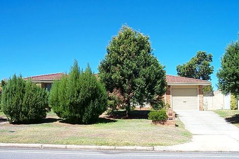 130 Forest Lakes Dr, Thornlie, WA 6108