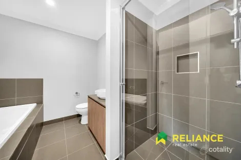 Property photo of 18 Pendower Way Werribee VIC 3030