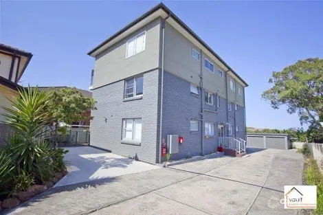 Property photo of 2/15 Myrtle Street Coniston NSW 2500