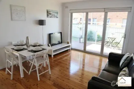 Property photo of 2/15 Myrtle Street Coniston NSW 2500