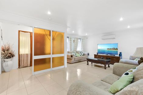 Property photo of 23 Primrose Hill Close Endeavour Hills VIC 3802