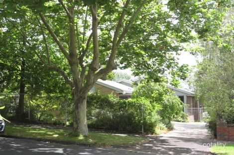 4 Durham Rd, Surrey Hills, VIC 3127