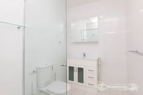 Property photo of 2/2 Durham Street Coorparoo QLD 4151