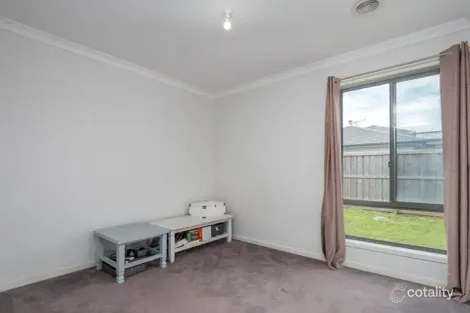 Property photo of 14 Avoca Place Moe VIC 3825