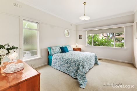 Property photo of 9 Swan Road Murrumbeena VIC 3163