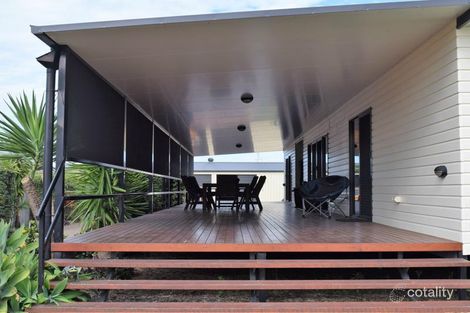 37 Powers St, Burnett Heads, QLD 4670