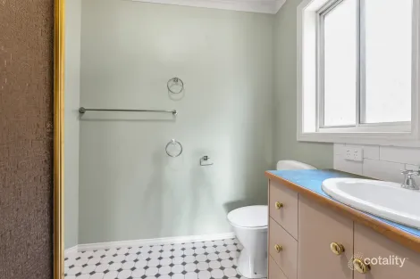 Property photo of 27 Abbotswood Drive Hoppers Crossing VIC 3029