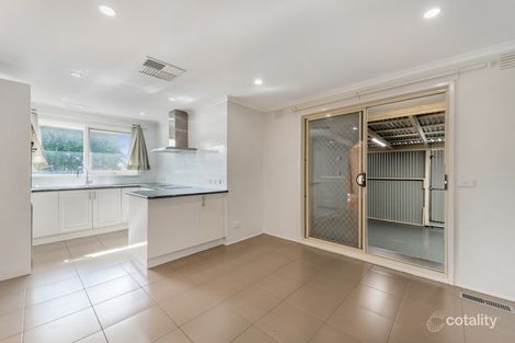 Property photo of 58 Crossdale Rise Endeavour Hills VIC 3802