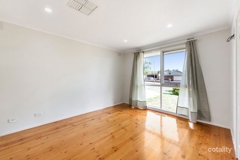 Property photo of 58 Crossdale Rise Endeavour Hills VIC 3802