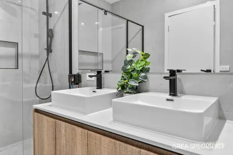 Property photo of 61 Metroon Drive Weir Views VIC 3338