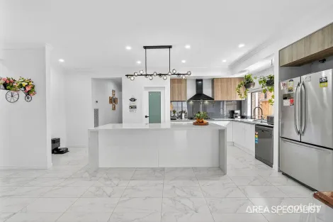 Property photo of 61 Metroon Drive Weir Views VIC 3338