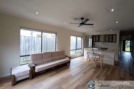 Property photo of 16 Markbeech Crescent Officer VIC 3809