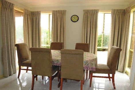 Property photo of 28 Nimblefoot Way Lilydale VIC 3140