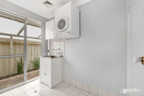 Property photo of 10 Kestrel Close Halls Head WA 6210