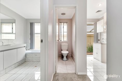 Property photo of 10 Kestrel Close Halls Head WA 6210